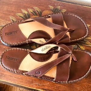 Born Woman's Leather Thong Sandals Brown Strappy Slides Size 9 New